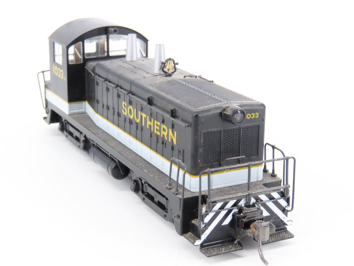 HO Scale KATO 37-119 Southern Railway NW2 Diesel Locomotive #1033