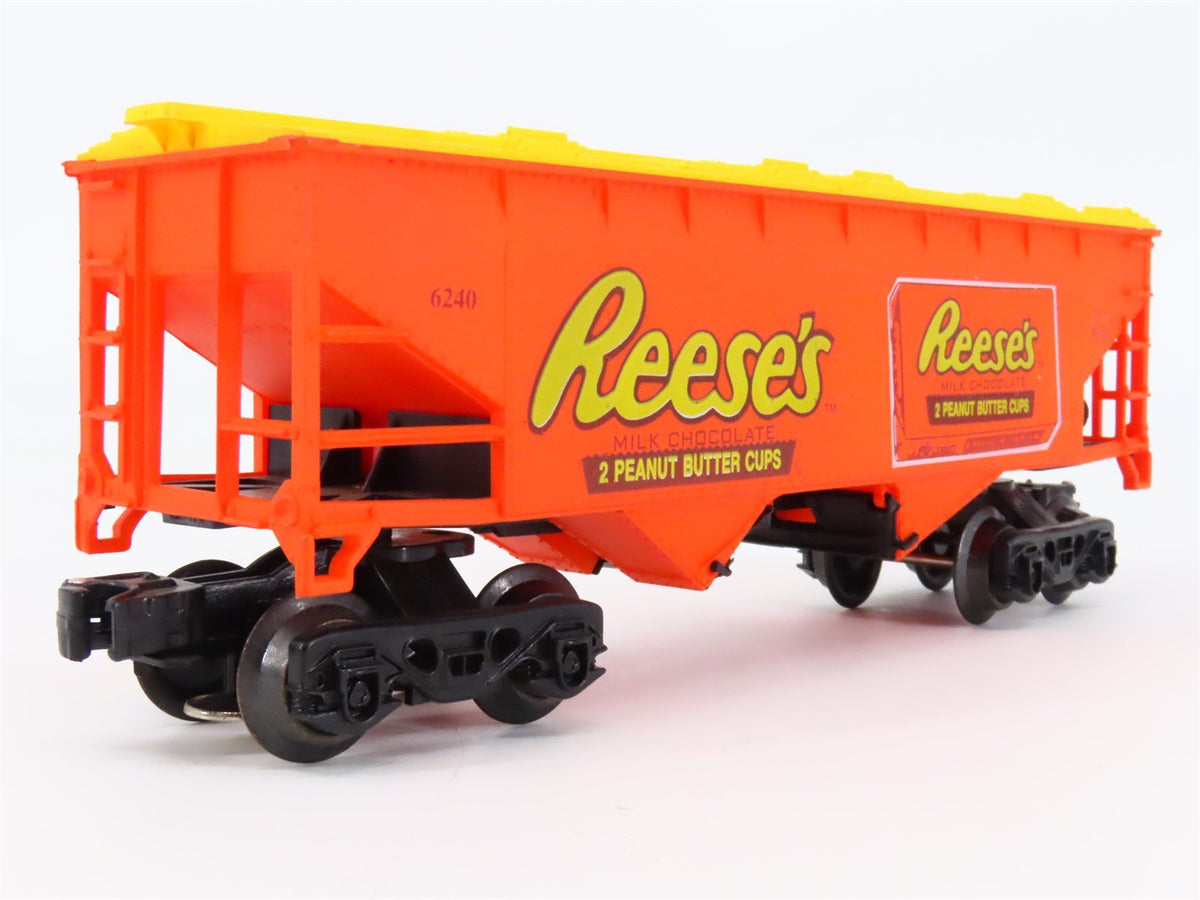 O Gauge 3-Rail K-Line Reese&#39;s Peanut Butter Cups 2-Bay Covered Hopper #6240