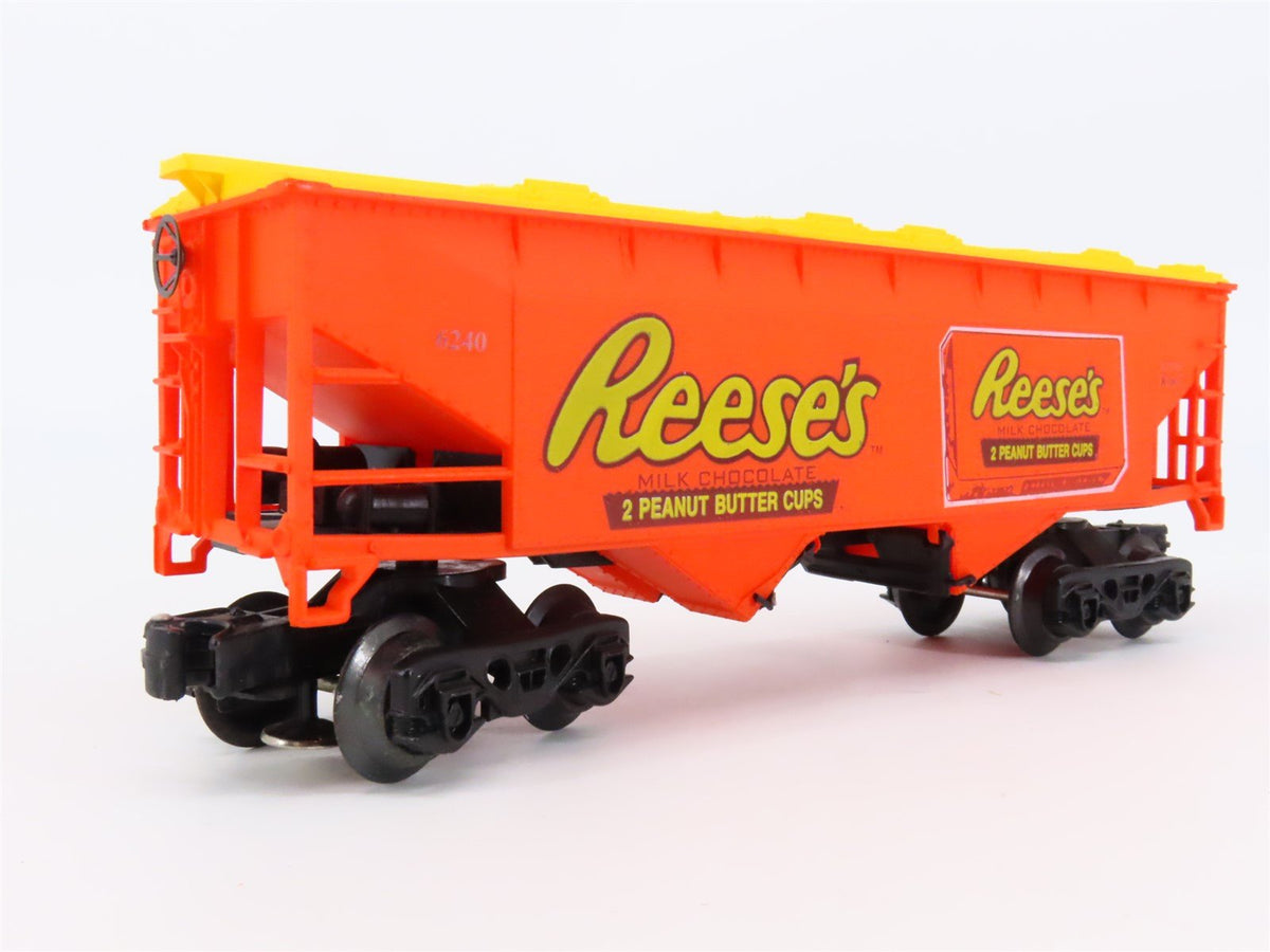 O Gauge 3-Rail K-Line Reese&#39;s Peanut Butter Cups 2-Bay Covered Hopper #6240