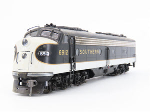 HO Scale Proto 2000 21012 Southern E8/9A Diesel Locomotive #6912