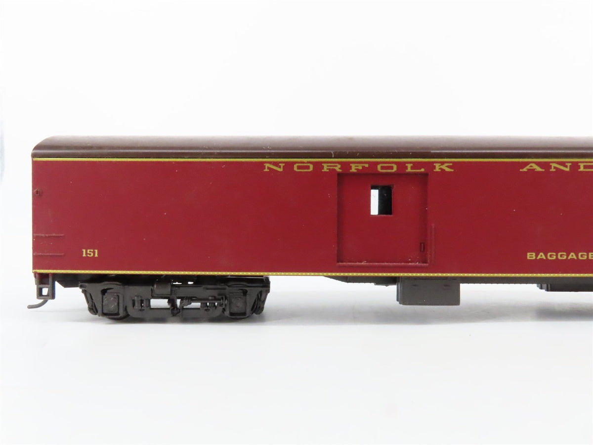 HO Scale IHC 2824 N&amp;W Norfolk &amp; Western Powhatan Arrow Baggage Passenger #151