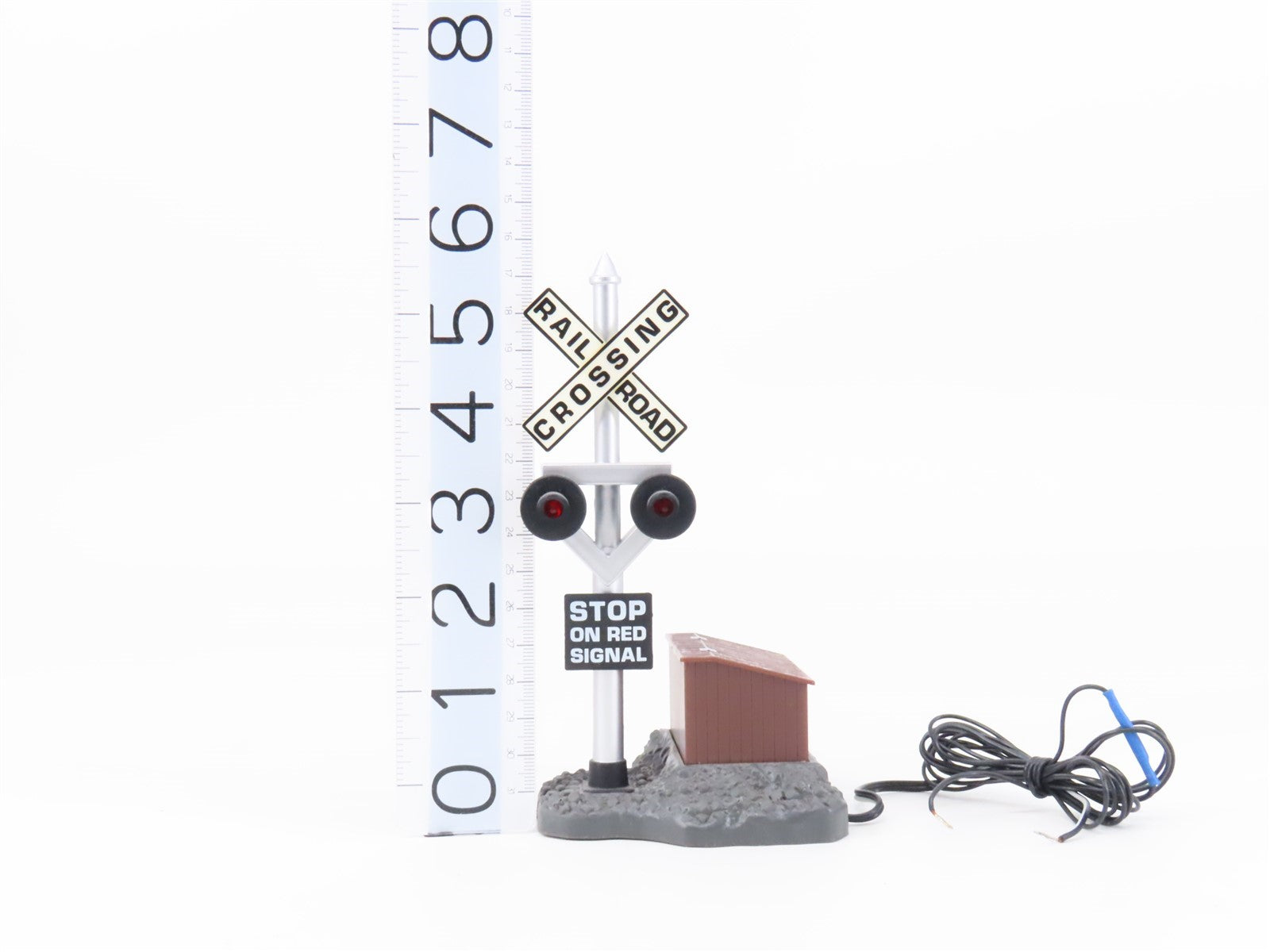 G Scale Life-Like 1962 Lighted Operating Crossing Signal