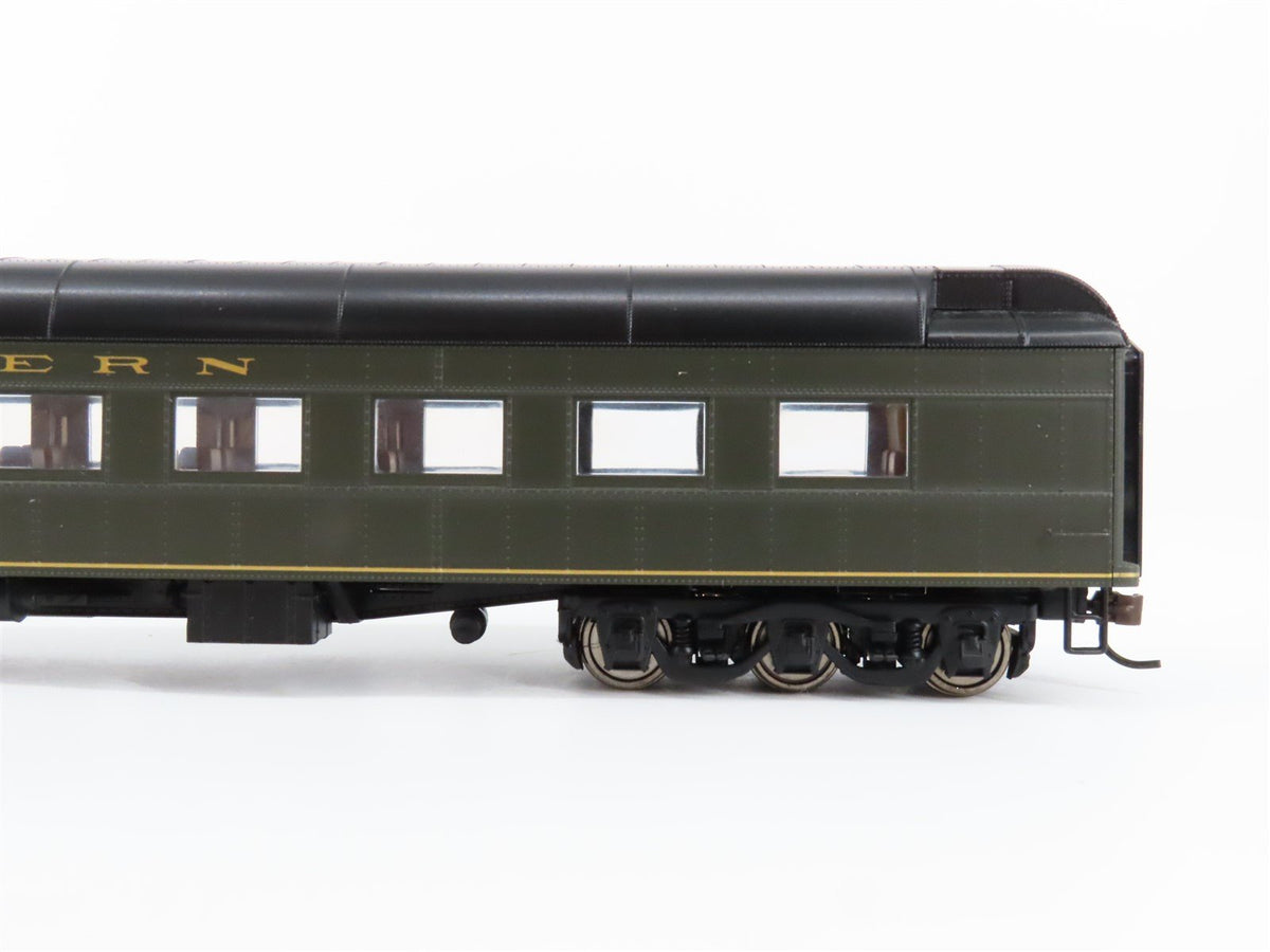 HO Scale Walthers 932-10164 SOU Southern Heavyweight Diner Passenger Car