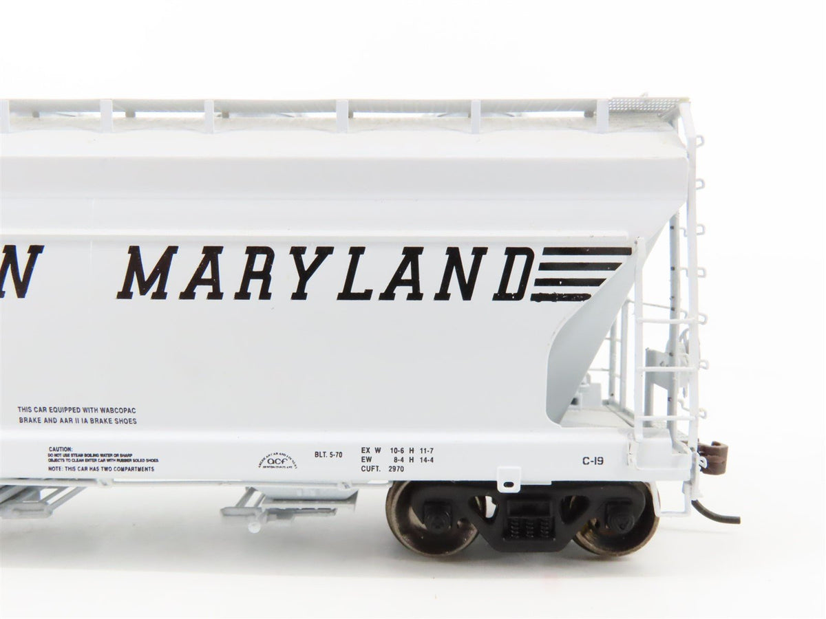 HO Scale Athearn 93918 WM Western Maryland Railroad 2-Bay Covered Hopper #604982