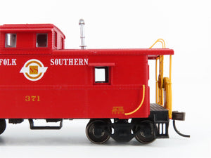 HO Scale Atlas Trainman 11359 NS Norfolk Southern Railway Cupola Caboose #371