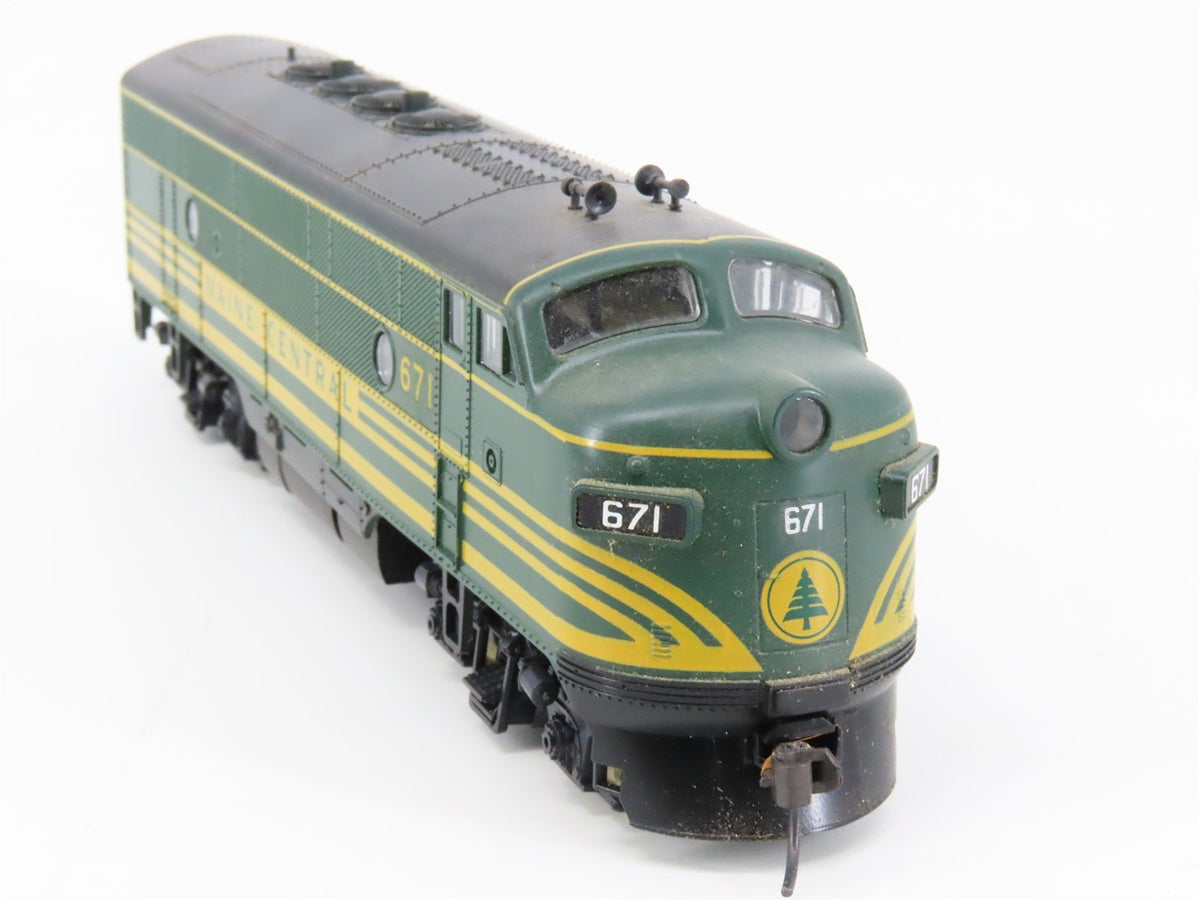 HO Scale Stewart 5512 MEC Maine Central F7A Diesel Locomotive #671 w/ DCC