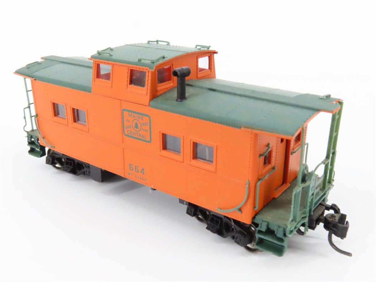 HO Scale PROTO 2000 #8522 MEC Maine Central Center Cupola Steel Caboose #664