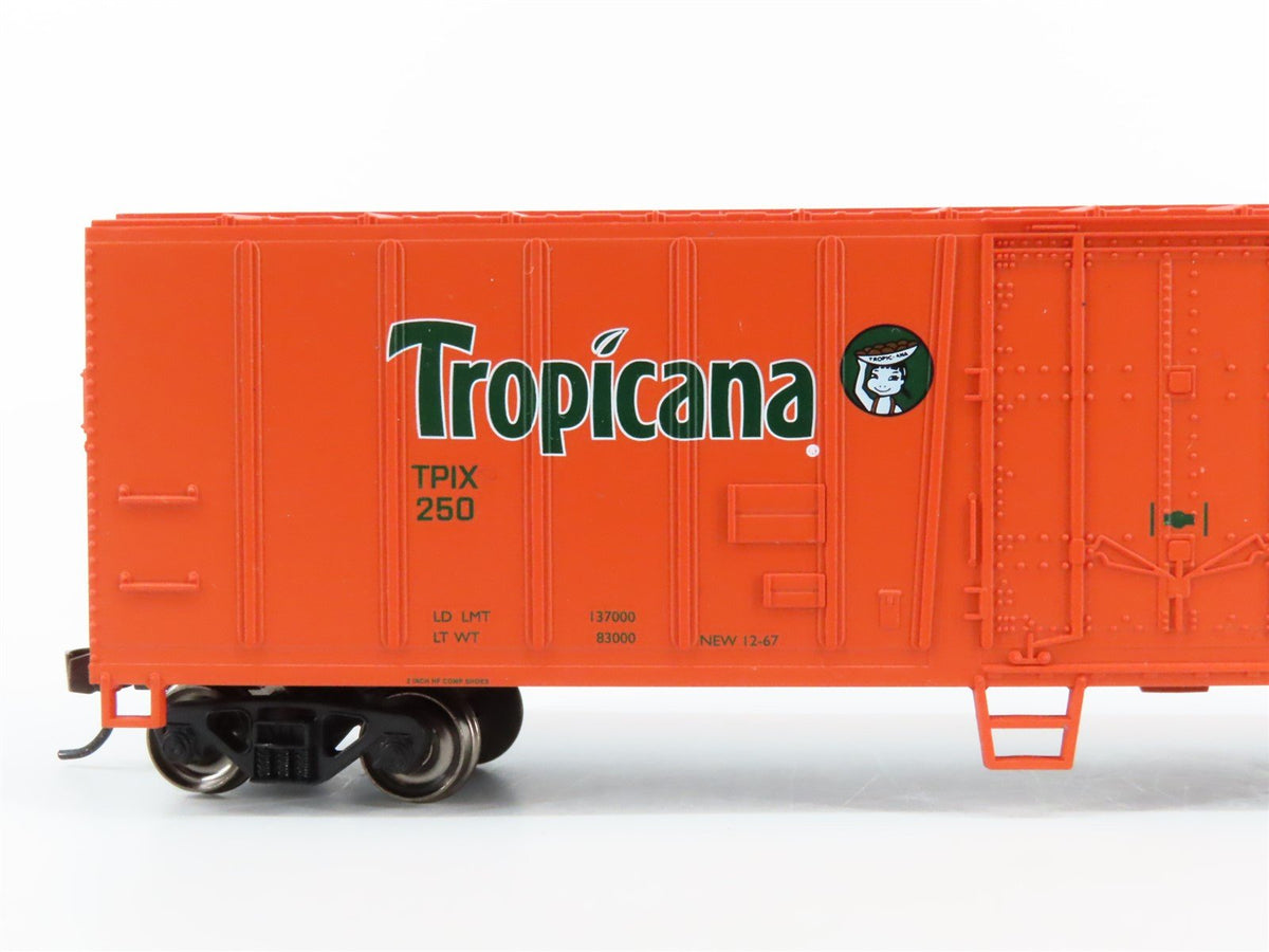 HO Scale Bachmann Silver Series 17946 TPIX Tropicana 50&#39; Steel Reefer #250