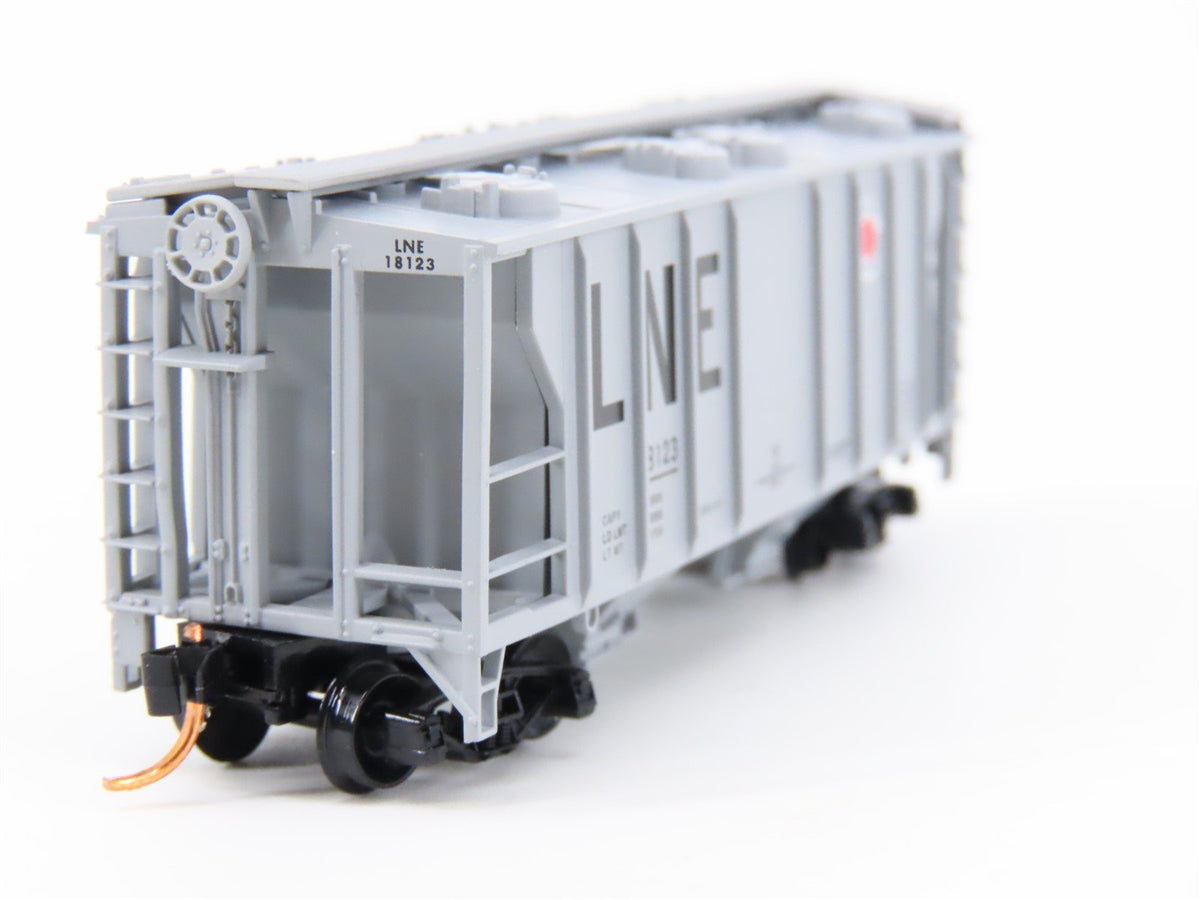 N Scale Atlas 31621 LNE Lehigh New England Railroad 2-Bay Covered Hopper #18123