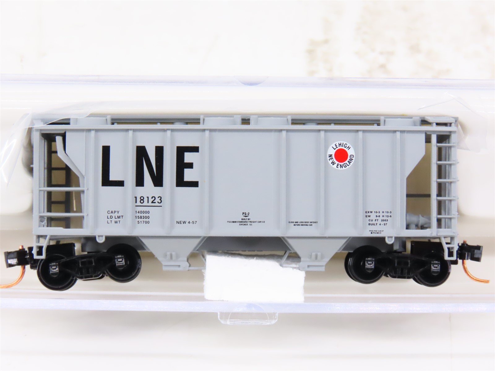 N Scale Atlas 31621 LNE Lehigh New England Railroad 2-Bay Covered Hopper #18123