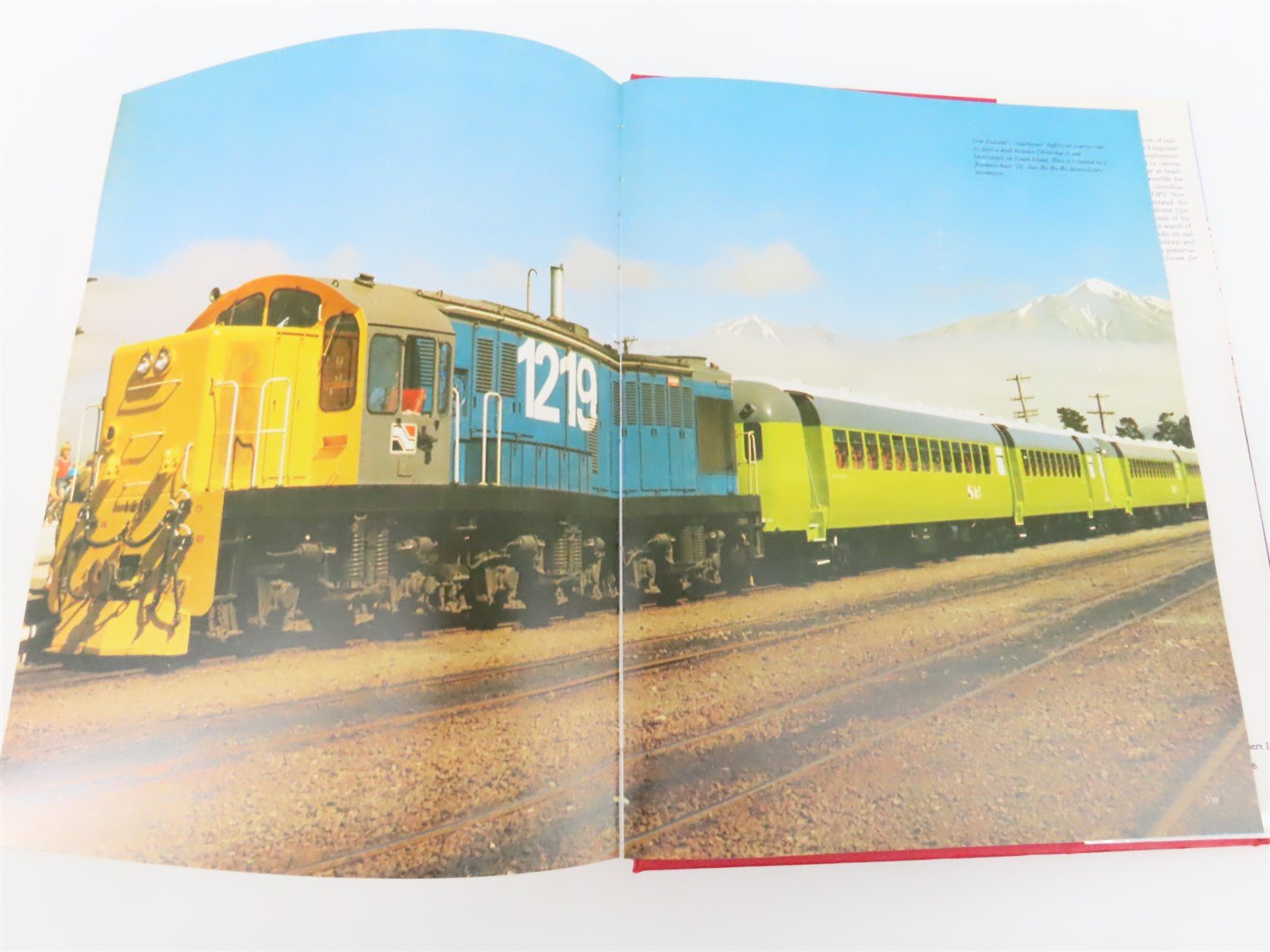 Railways Of The World by Brian Hollingsworth ©1979 HC Book