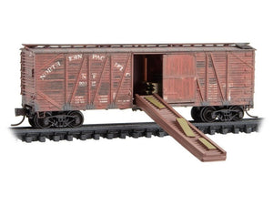 N Micro-Trains MTL 02844251 NP Northern Pacific 40' Box Car w/ Load - Weathered