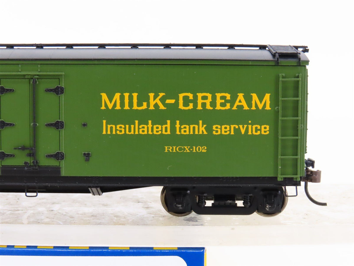 HO Scale Athearn ATH84713 RICX Reid Ice Cream 40&#39; Wood Milk Car #102