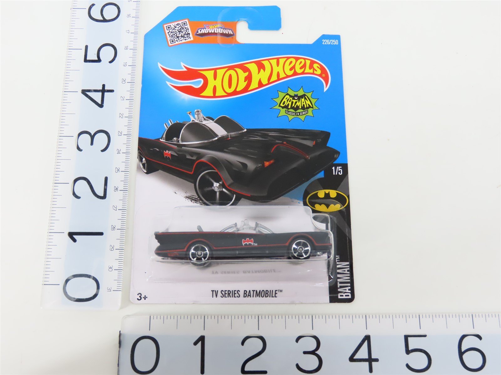 LOT of 17 Hot Wheels DC / Marvel Batman, Superman Cars and Trucks