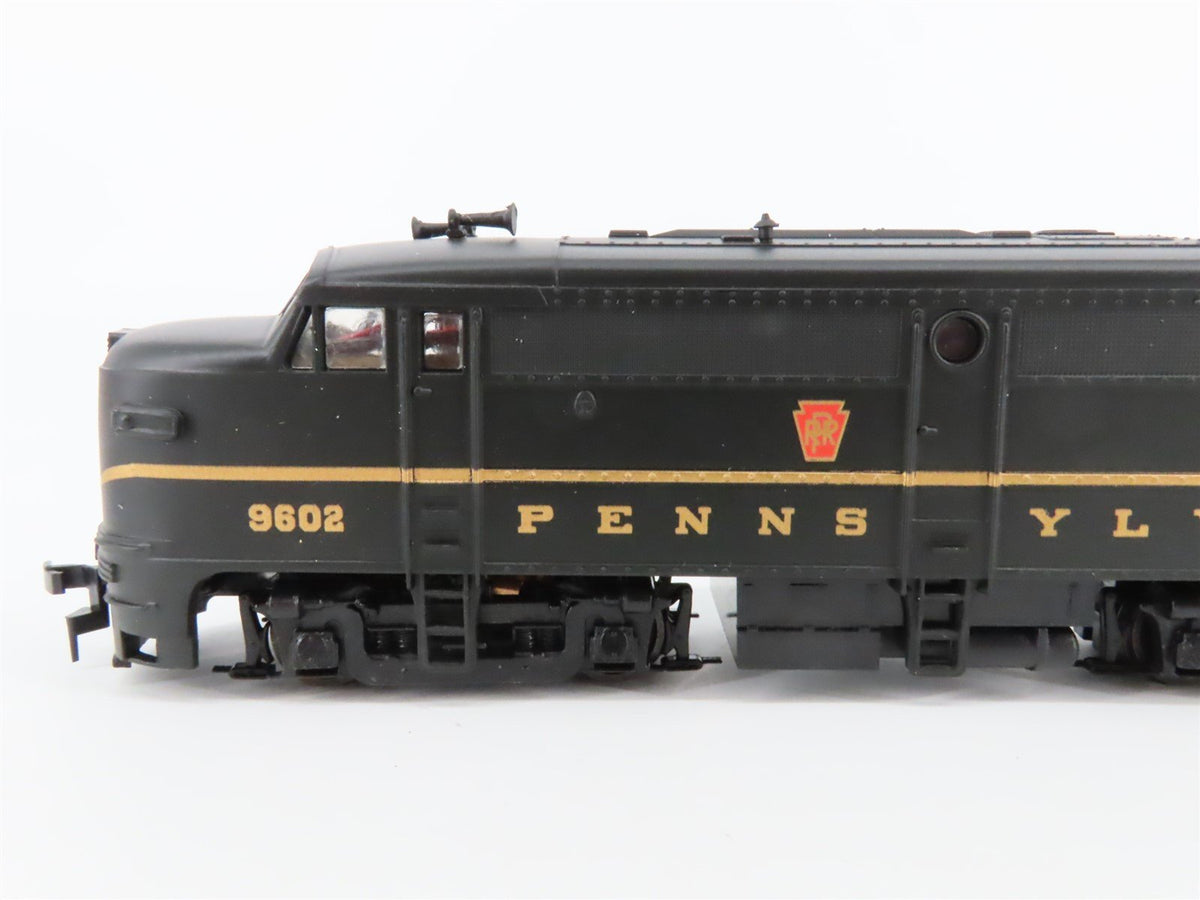 HO Scale Walthers 931-205 PRR Pennsylvania FA1 Diesel Locomotive #9602