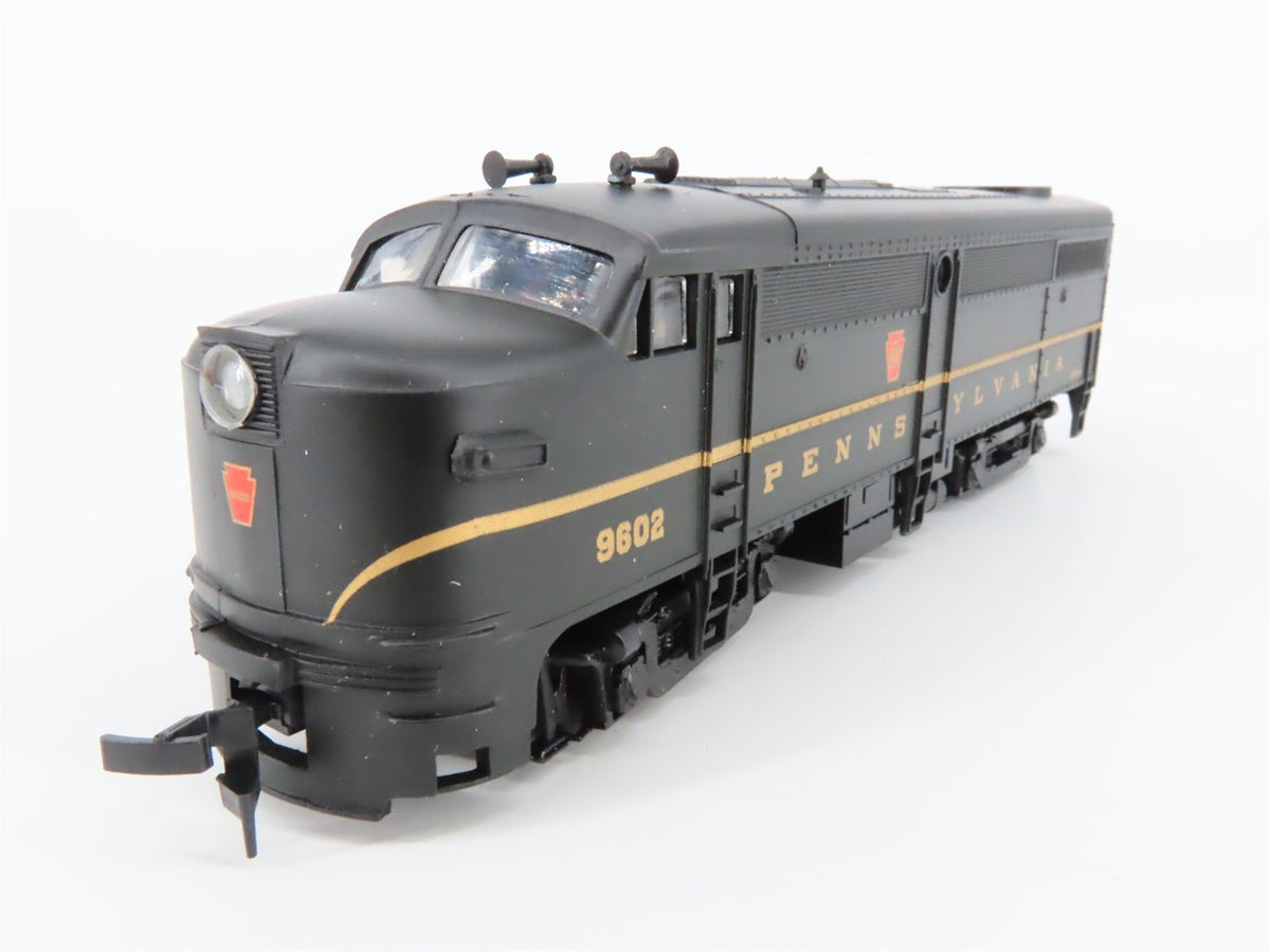 HO Scale Walthers 931-205 PRR Pennsylvania FA1 Diesel Locomotive #9602