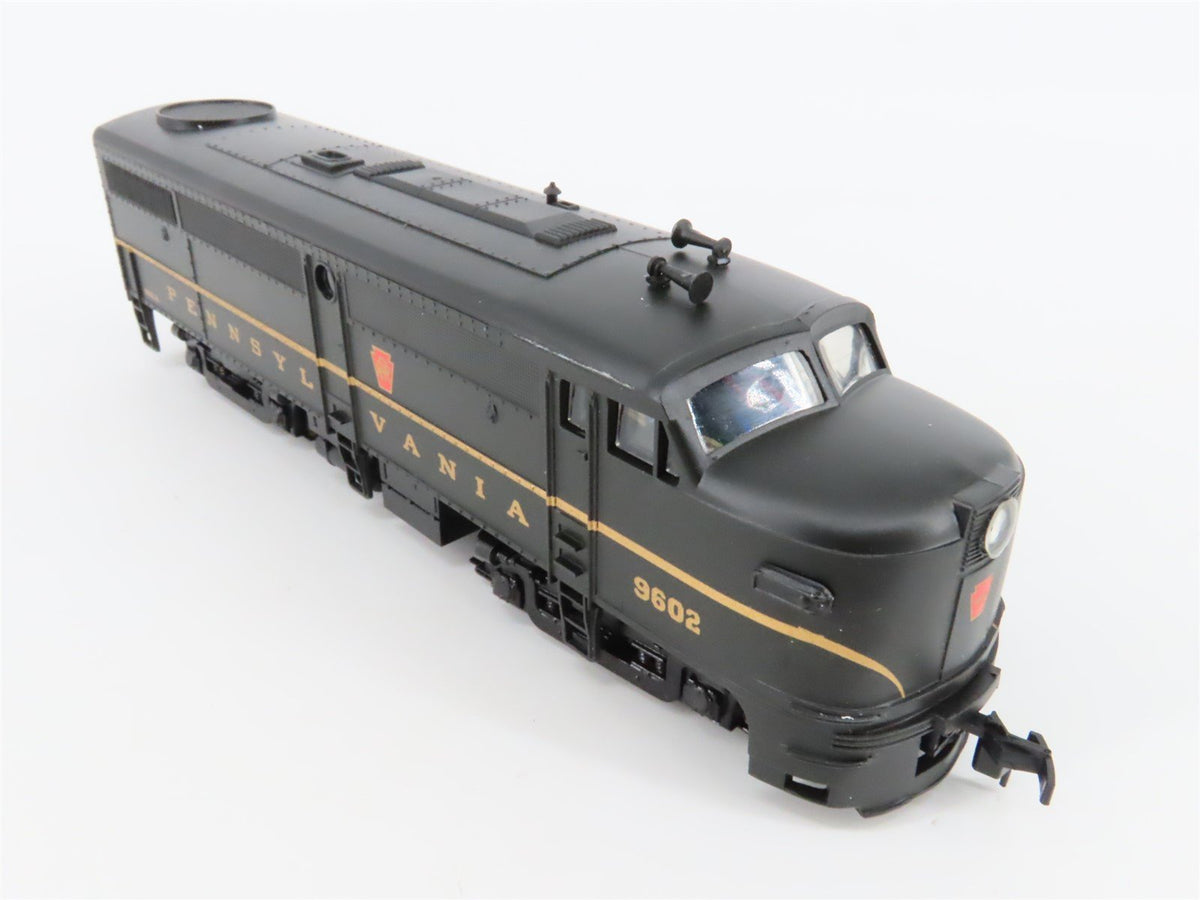 HO Scale Walthers 931-205 PRR Pennsylvania FA1 Diesel Locomotive #9602