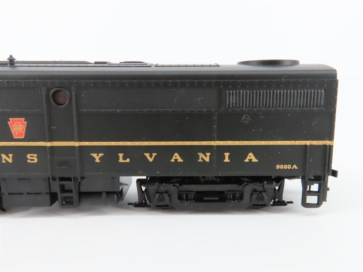 HO Scale Walthers 931-206 PRR Pennsylvania FA1 Diesel Locomotive #9600