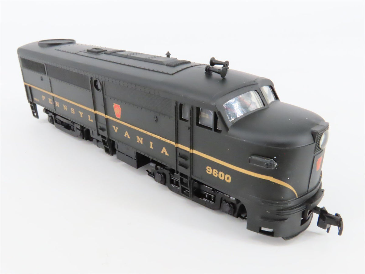 HO Scale Walthers 931-206 PRR Pennsylvania FA1 Diesel Locomotive #9600