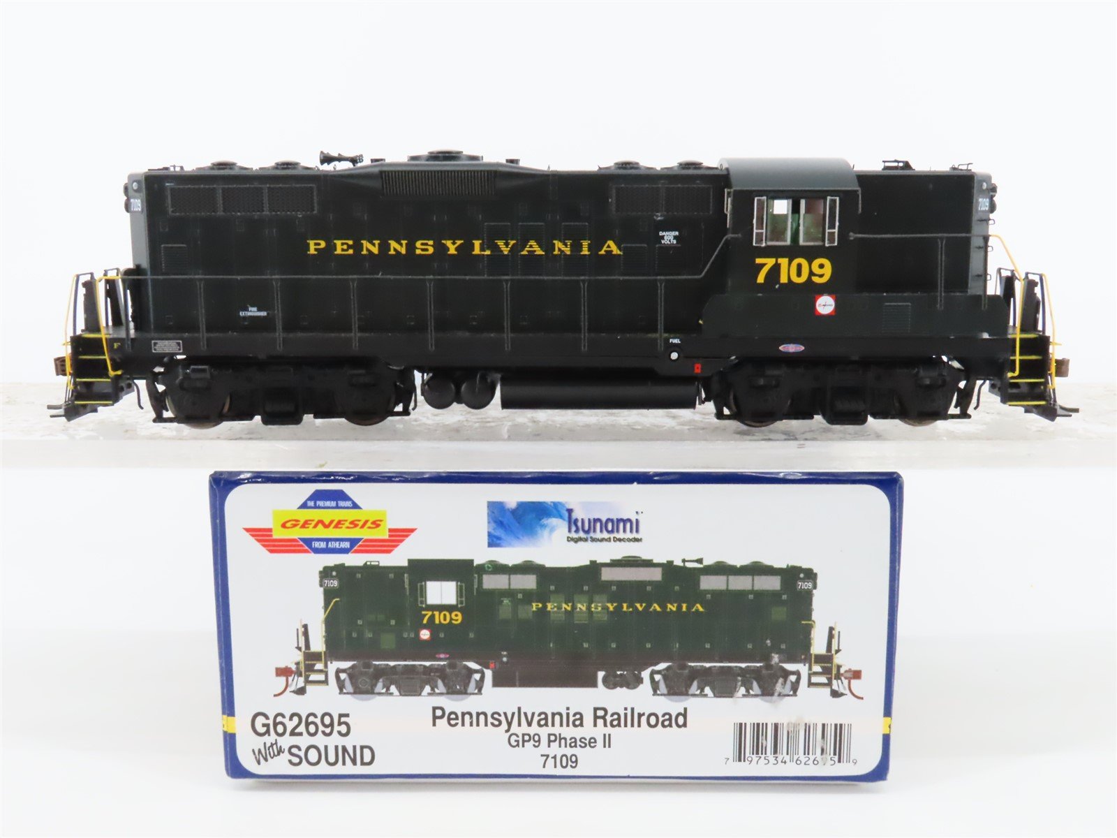 HO Scale Athearn Genesis G62695 PRR Pennsylvania GP9 Diesel Loco #7109 wDCC