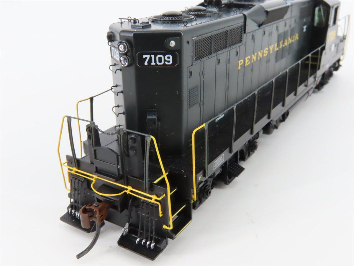 HO Scale Athearn Genesis G62695 PRR Pennsylvania GP9 Diesel Loco #7109 wDCC