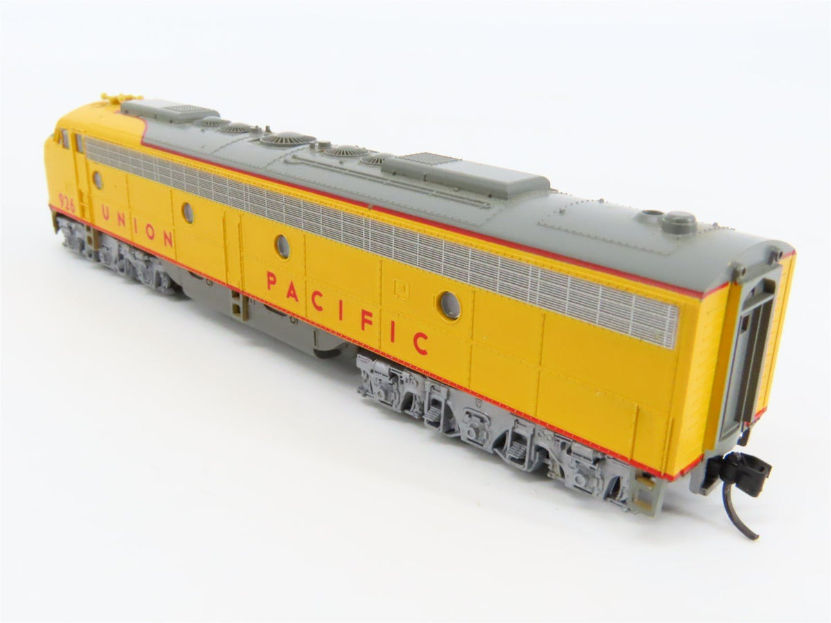 N Scale Life-Like 7173 UP Union Pacific E8A Diesel Locomotive #926