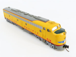 N Scale Life-Like 7173 UP Union Pacific E8A Diesel Locomotive #926