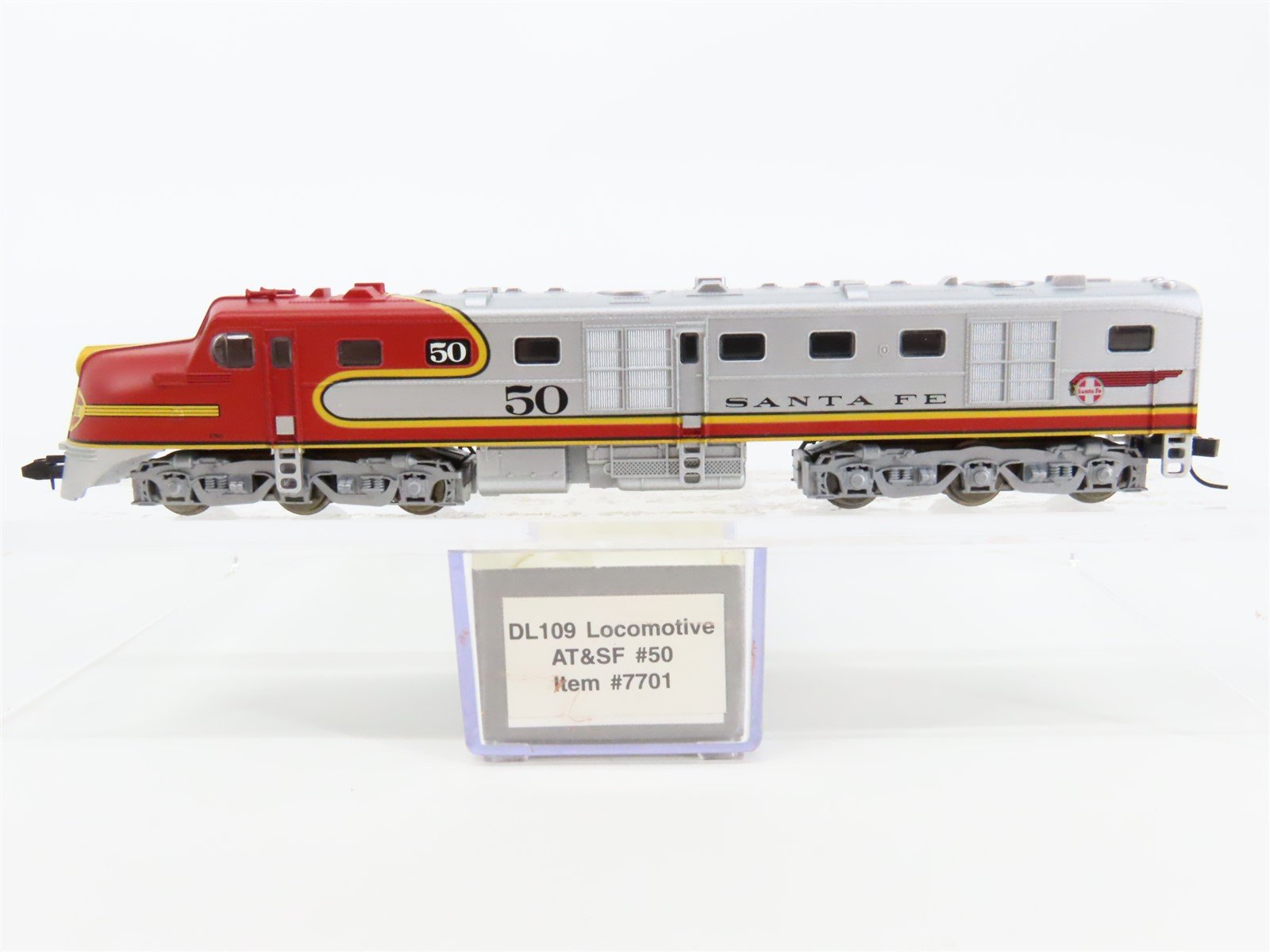 N Scale Life-Like/Walthers 7701 ATSF Santa Fe DL109 Diesel Locomotive #50