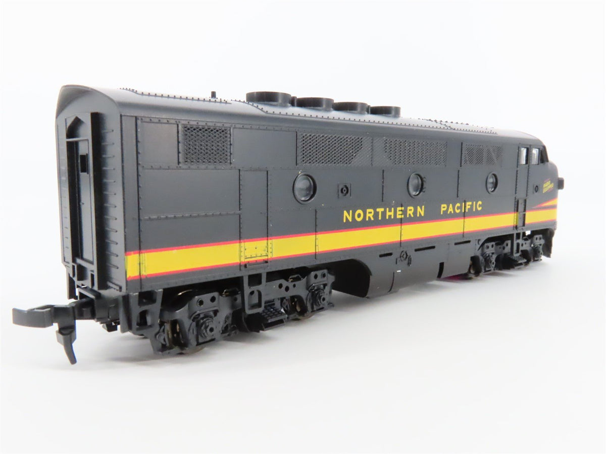 HO Scale Stewart / KATO 8090 NP Northern Pacific F3A Ph. 1 Diesel Locomotive