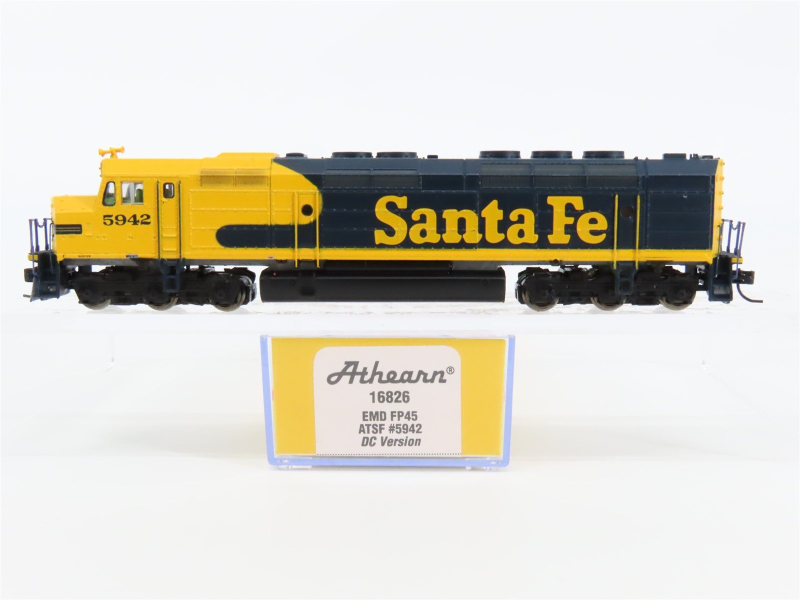 N Scale Athearn 16826 ATSF Santa Fe F45 Diesel Locomotive #5942