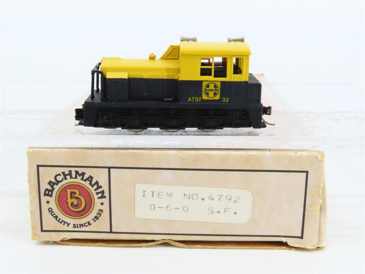 N Scale Bachmann 4792 ATSF Santa Fe 3 Axle Switcher Diesel Locomotive #32