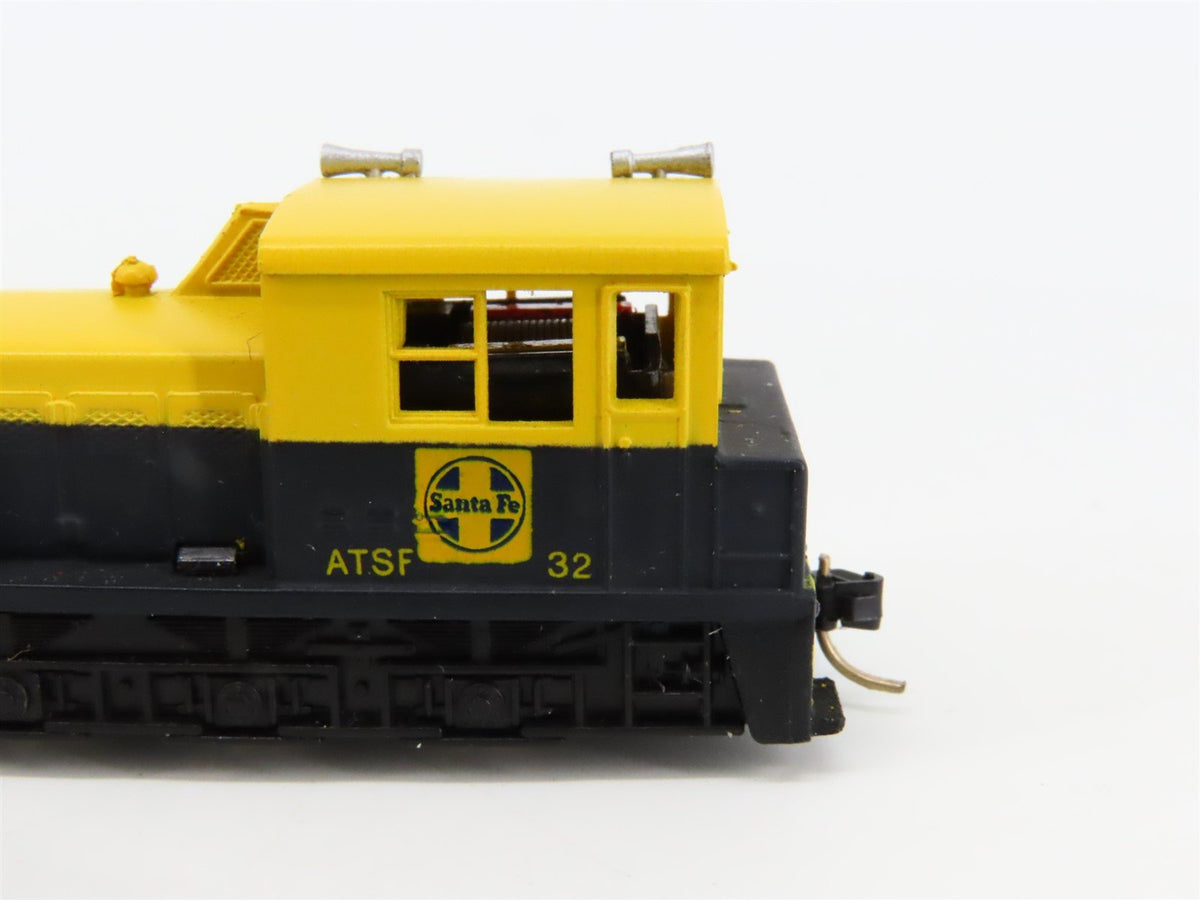 N Scale Bachmann 4792 ATSF Santa Fe 3 Axle Switcher Diesel Locomotive #32