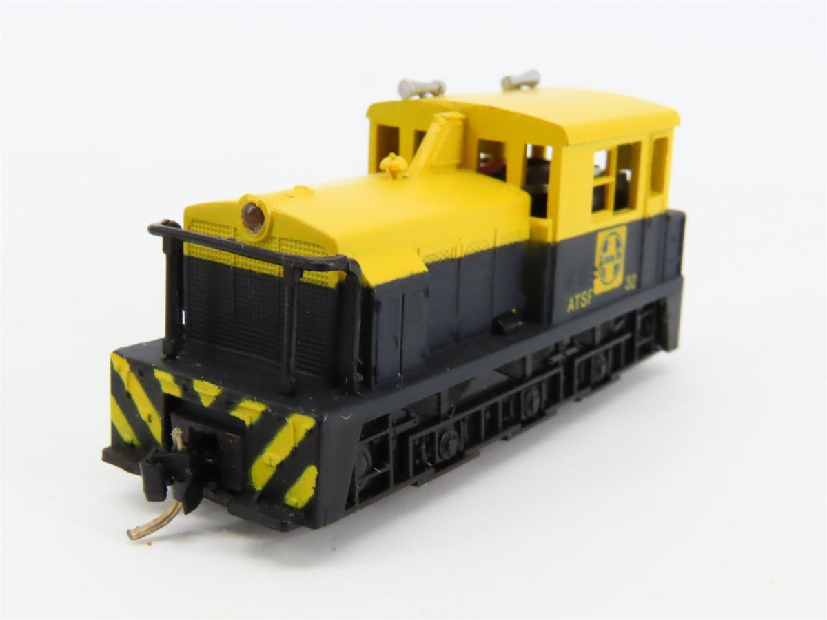 N Scale Bachmann 4792 ATSF Santa Fe 3 Axle Switcher Diesel Locomotive #32