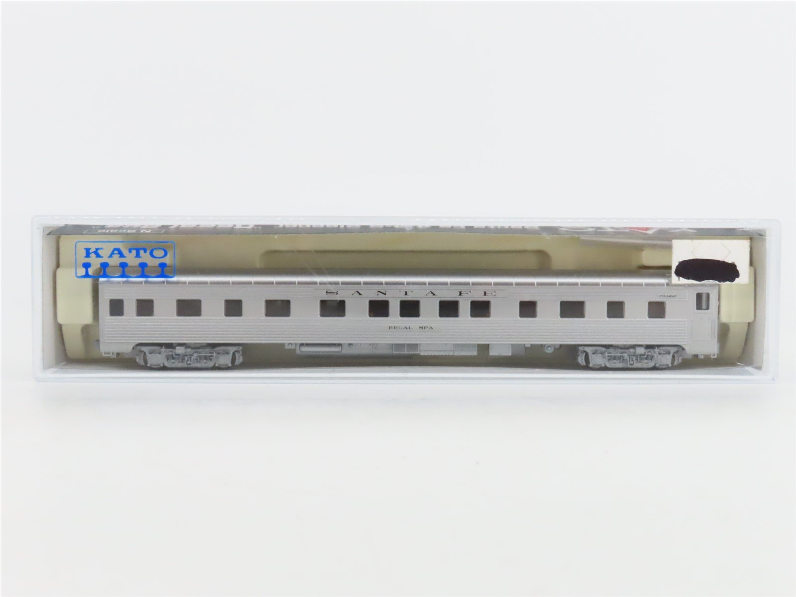 N Scale KATO 156-0905 ATSF Santa Fe Railroad Sleeper Passenger "Regal Spa"