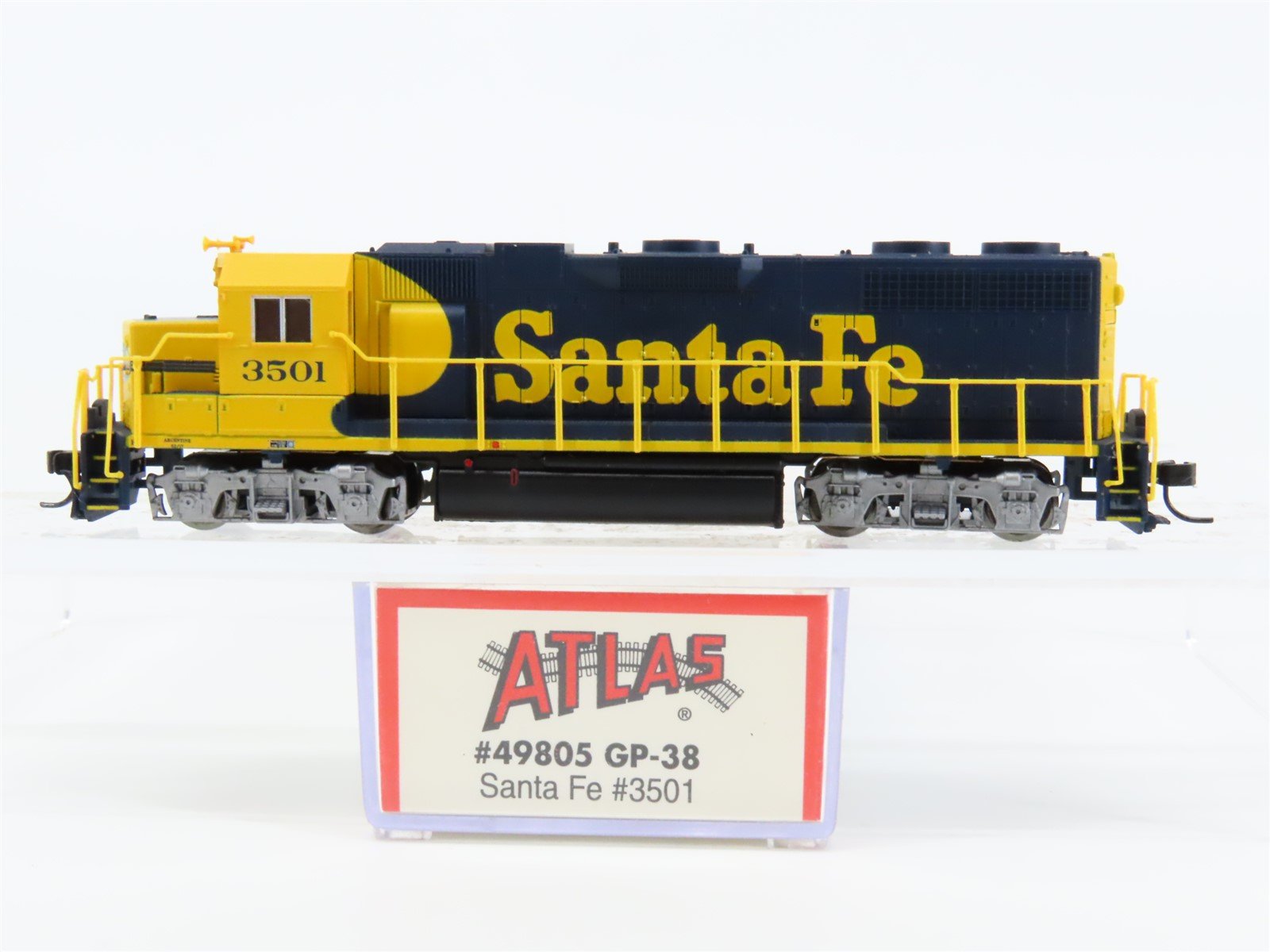 N Scale Atlas 49805 ATSF Santa Fe GP38 Diesel Locomotive #3501