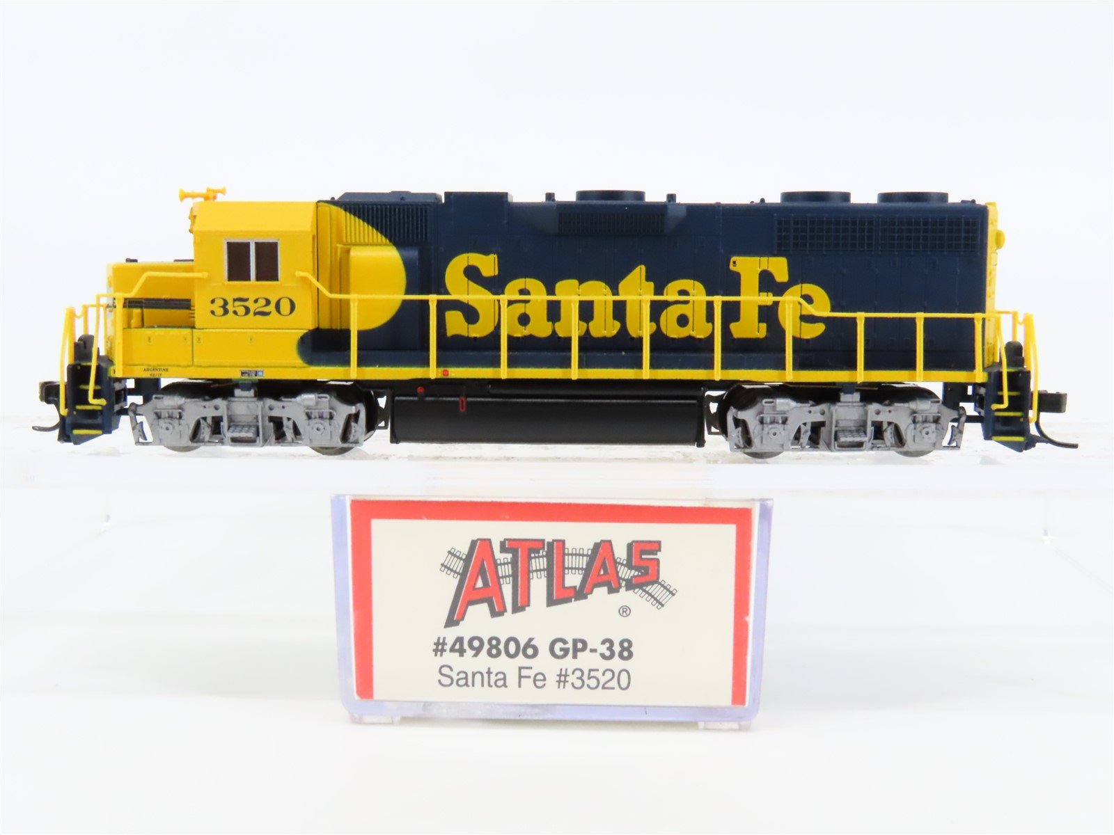 N Scale Atlas 49806 ATSF Santa Fe GP38 Diesel Locomotive #3520