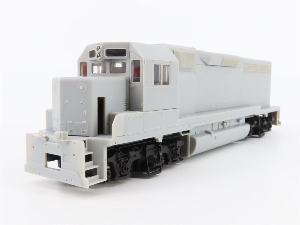 HO Scale Atlas 8900 Undecorated EMD GP40 Diesel Locomotive - DCC Ready