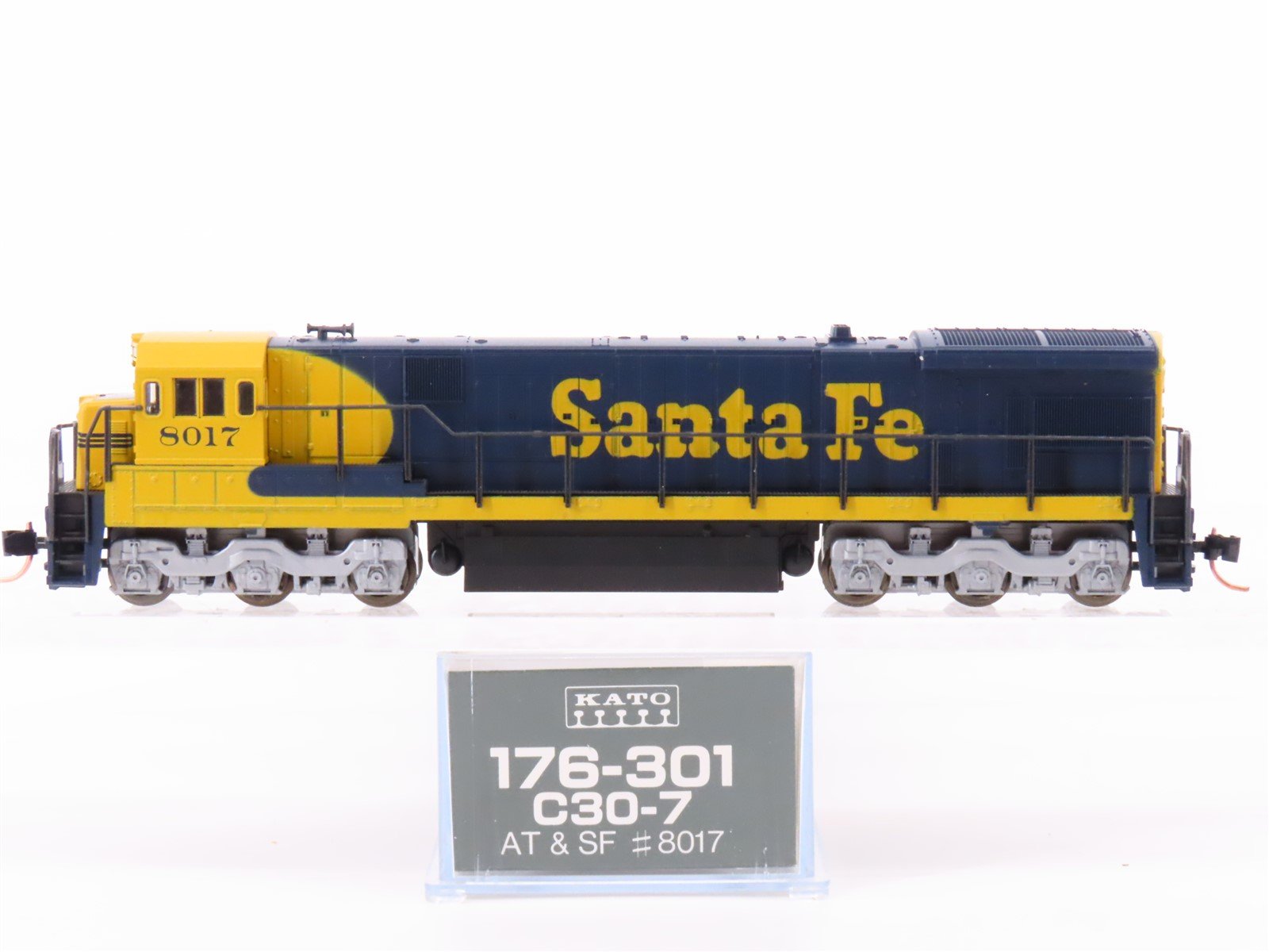 N Scale KATO 176-301 ATSF Santa Fe C30-7 Diesel Locomotive #8017