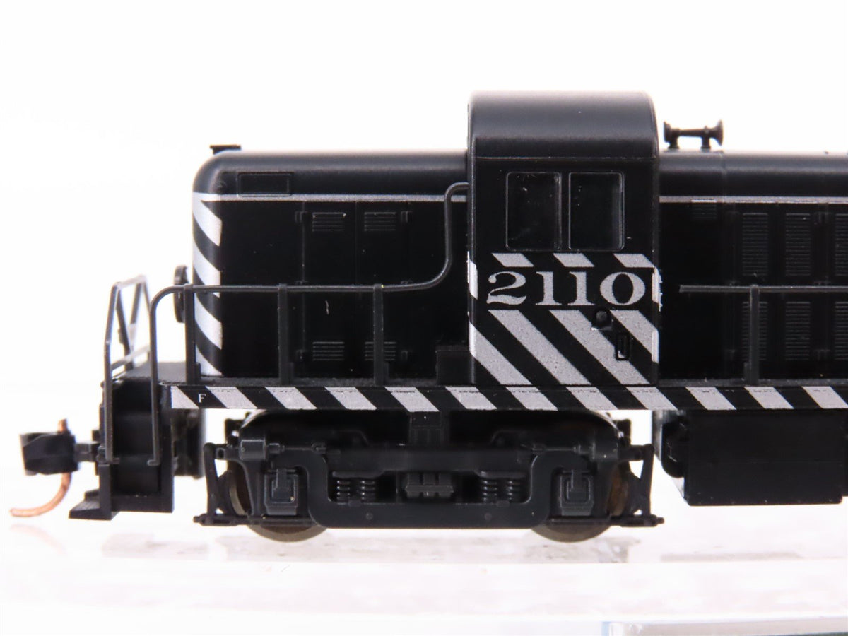 N Scale KATO 176-4402 ATSF Santa Fe RS2 Diesel Locomotive #2110