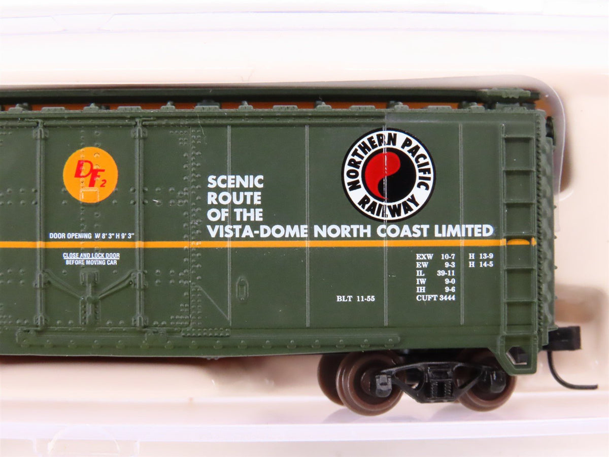 N Scale Atlas 33323 NP Northern Pacific Railroad 40&#39; Plug Door Box Car #98598