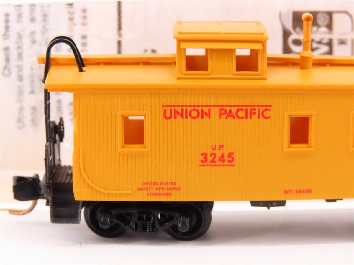 N Scale Micro-Trains MTL 50100 UP Union Pacific 34&#39; Wood Caboose #3245