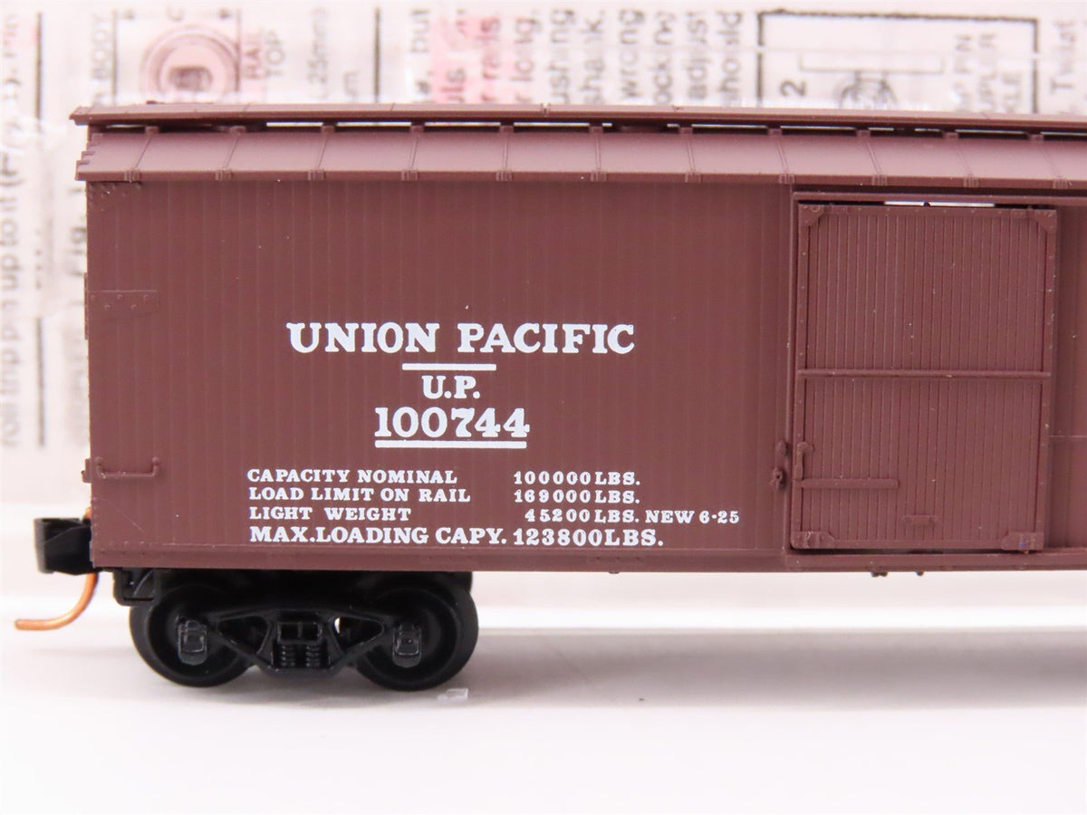 N Scale Micro-Trains MTL 39210 UP Union Pacific Railroad 40&#39; Box Car #100744