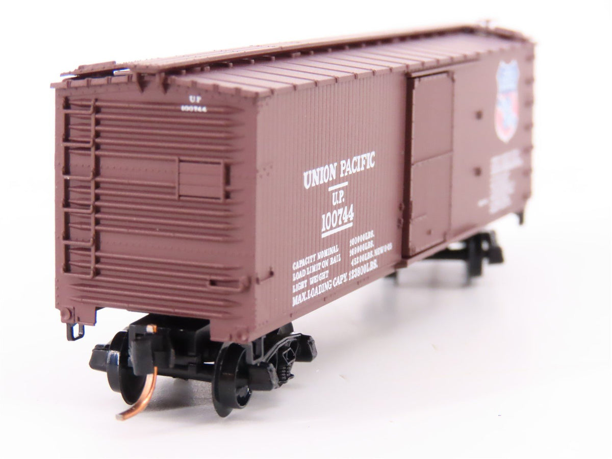 N Scale Micro-Trains MTL 39210 UP Union Pacific Railroad 40&#39; Box Car #100744