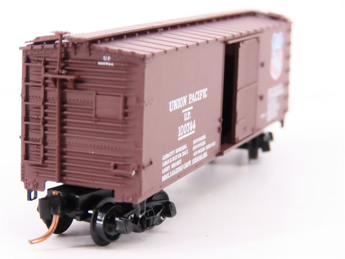 N Scale Micro-Trains MTL 39210 UP Union Pacific Railroad 40&#39; Box Car #100744