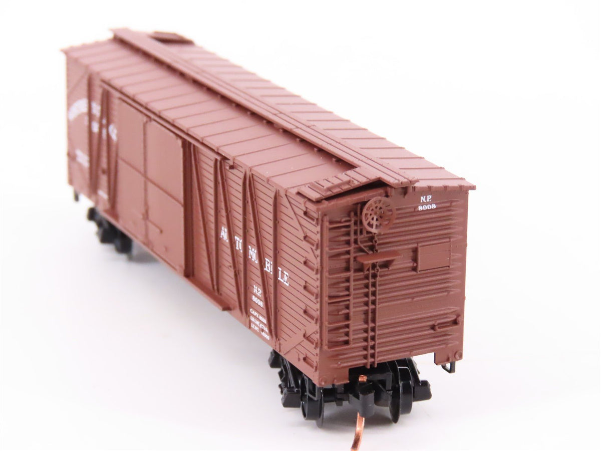 N Scale Micro-Trains MTL 29030 NP Northern Pacific Railroad 40&#39; Box Car #8008