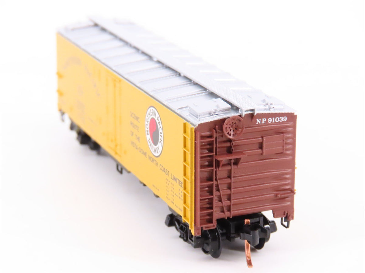 N Scale Micro-Trains MTL 59590 NP Northern Pacific Railroad 40&#39; Reefer #91039