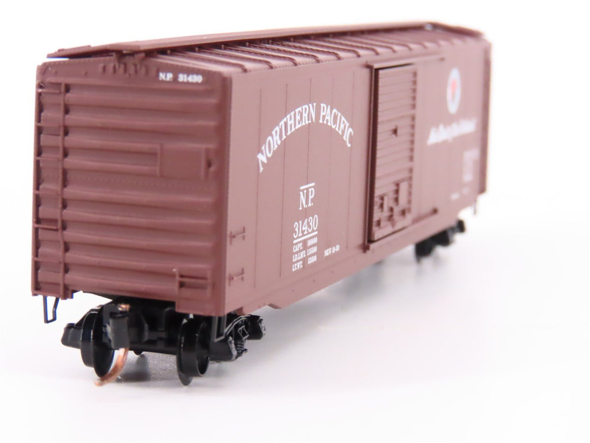 N Scale Micro-Trains MTL 31060 NP Northern Pacific Railroad 50&#39; Box Car #31430