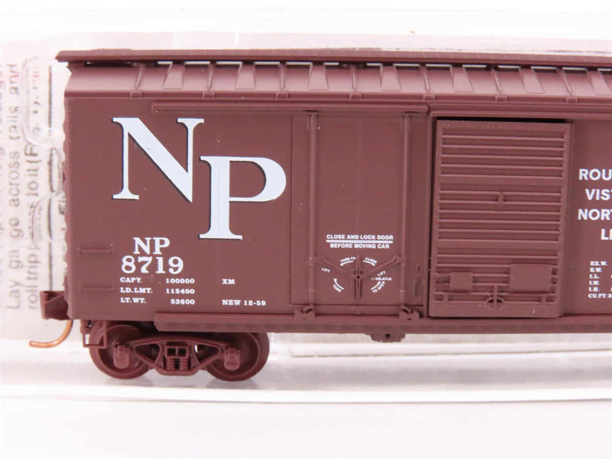 N Scale Micro-Trains MTL 22040 NP Northern Pacific Railroad 40&#39; Box Car #8719