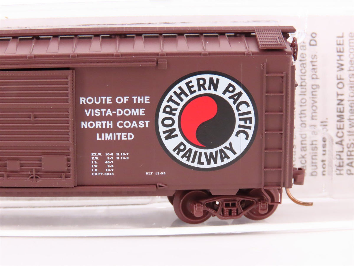 N Scale Micro-Trains MTL 22040 NP Northern Pacific Railroad 40&#39; Box Car #8719