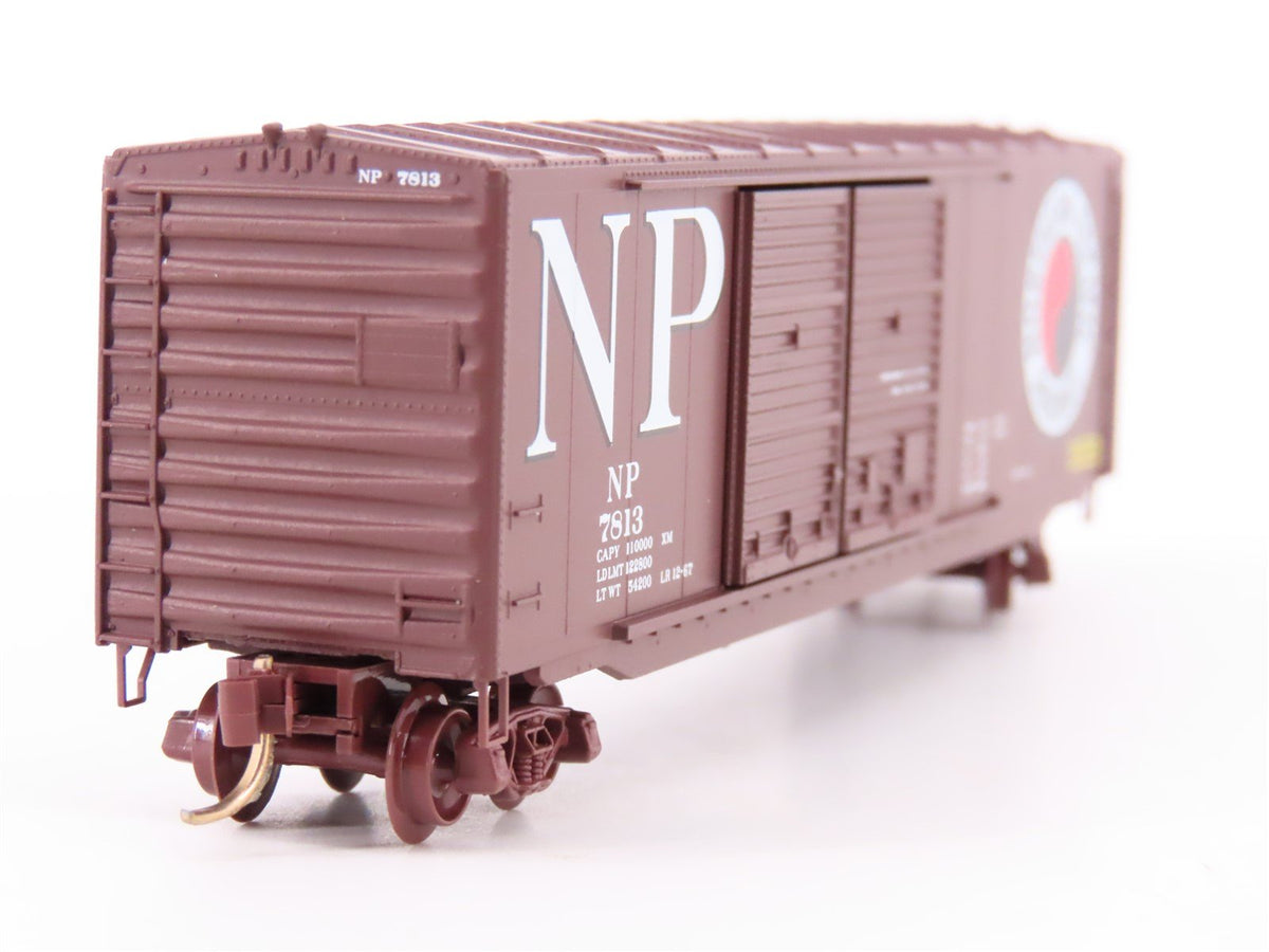 N Scale Micro-Trains MTL 37050 NP Northern Pacific Railroad 50&#39; Box Car #7813